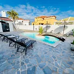 Waikiki, Private Pool, Beaches & Nightlife *
