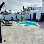 Vila Waikiki, Private Pool, Beaches & Nightlife *