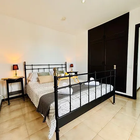 Vila 4-br, Sea-view Villa, Private Pool And Bbq, In Downtown! Corralejo