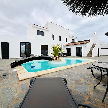 4-br, Sea-view Villa, Private Pool And Bbq, In Downtown! Vila *
