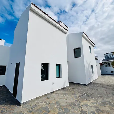 4-br, Sea-view Villa, Private Pool And Bbq, In Downtown! Vila