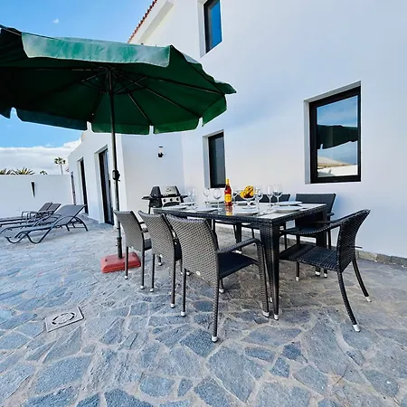 Vila 4-br, Sea-view Villa, Private Pool And Bbq, In Downtown!