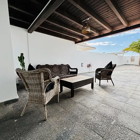 4-br, Sea-view Villa, Private Pool And Bbq, In Downtown! Vila Corralejo