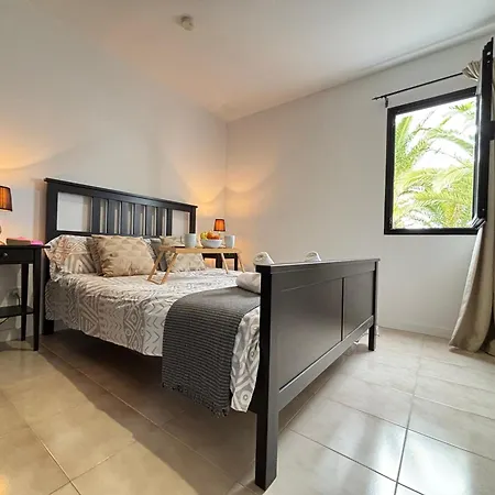 4-br, Sea-view Villa, Private Pool And Bbq, In Downtown! Vila Corralejo