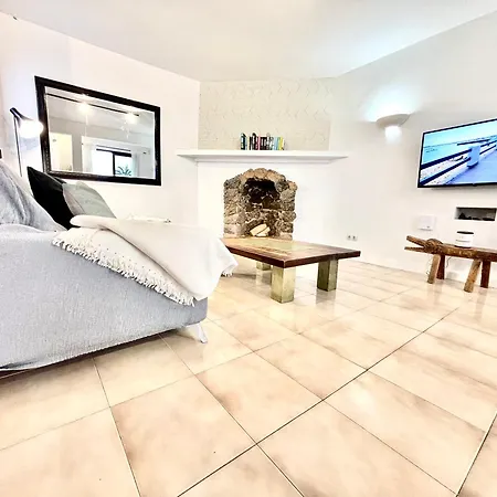 4-br, Sea-view Villa, Private Pool And Bbq, In Downtown! Vila Corralejo