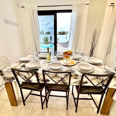 Vila 4-br, Sea-view Villa, Private Pool And Bbq, In Downtown! *