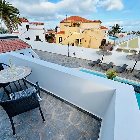 4-br, Sea-view Villa, Private Pool And Bbq, In Downtown! Vila Corralejo