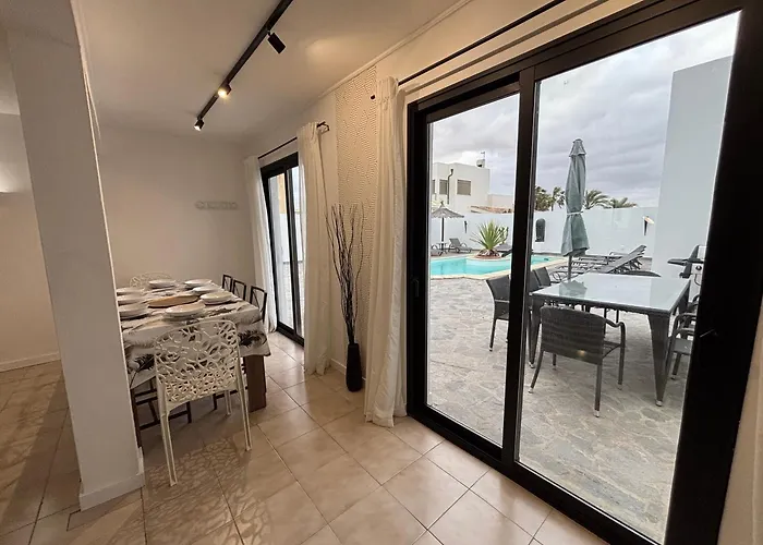 Villa Waikiki, Private Pool, Beaches & Nightlife Corralejo